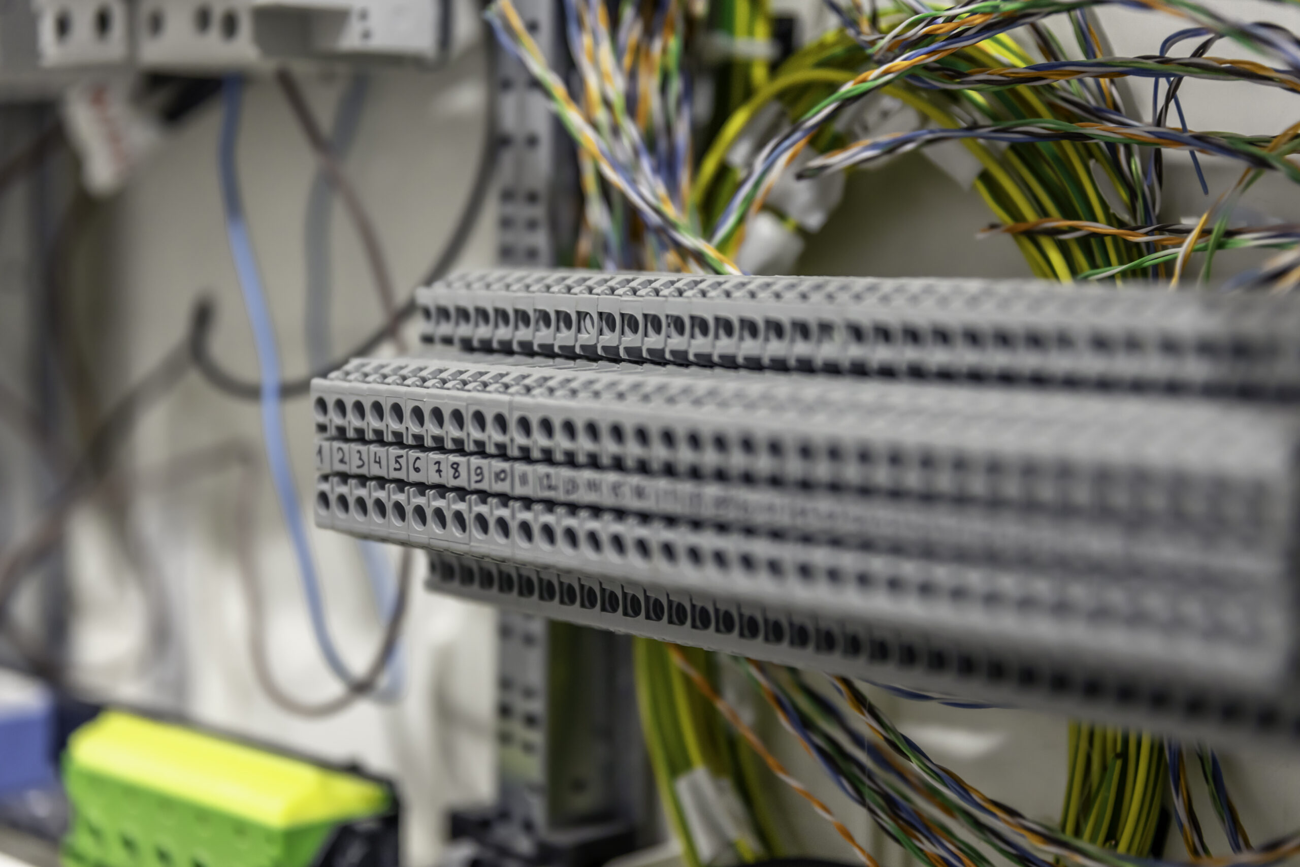 You are currently viewing Structured Cabling in Dubai: Costs, Benefits & Mistakes to Avoid